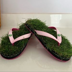 GFF Novelty Grass Flip Flops